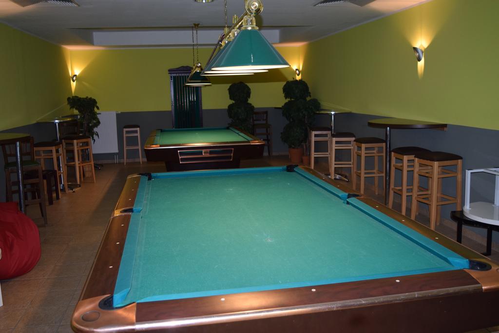 Euroville Jugend- Und Sporthotel Наумбург Экстерьер фото