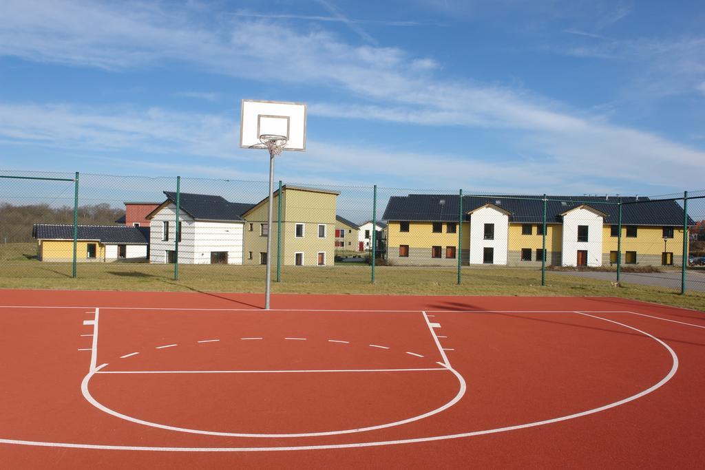 Euroville Jugend- Und Sporthotel Наумбург Экстерьер фото