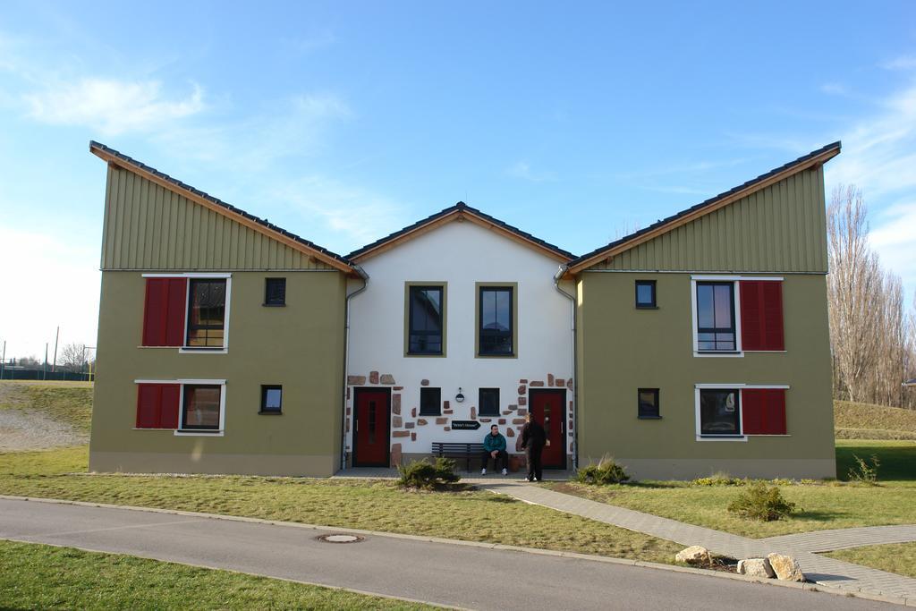 Euroville Jugend- Und Sporthotel Наумбург Экстерьер фото