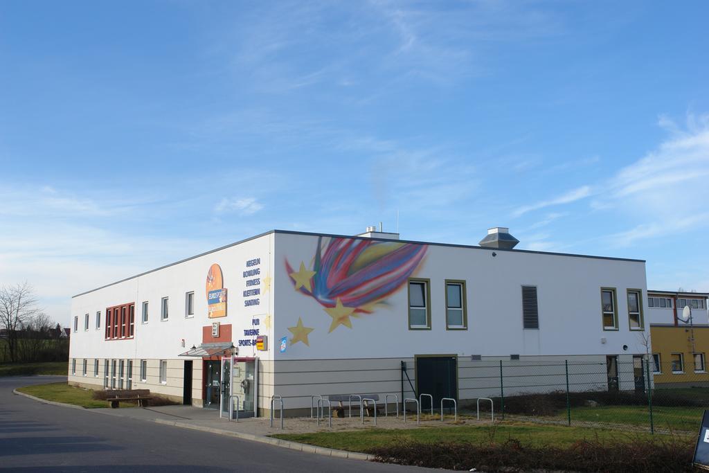 Euroville Jugend- Und Sporthotel Наумбург Экстерьер фото