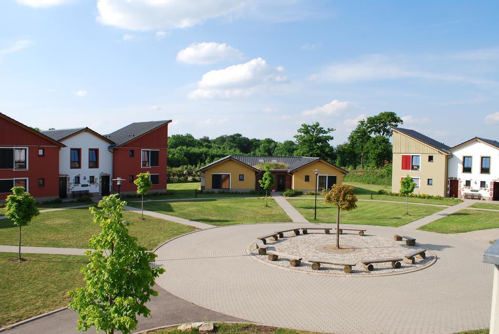 Euroville Jugend- Und Sporthotel Наумбург Экстерьер фото