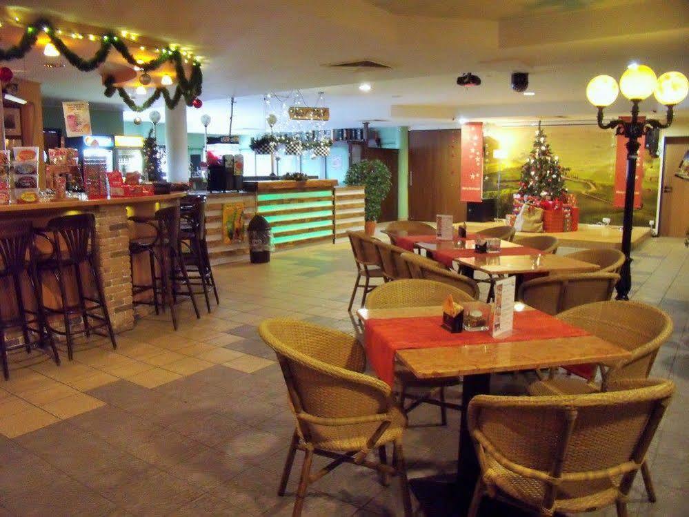 Euroville Jugend- Und Sporthotel Наумбург Экстерьер фото