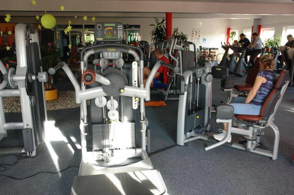Euroville Jugend- Und Sporthotel Наумбург Экстерьер фото